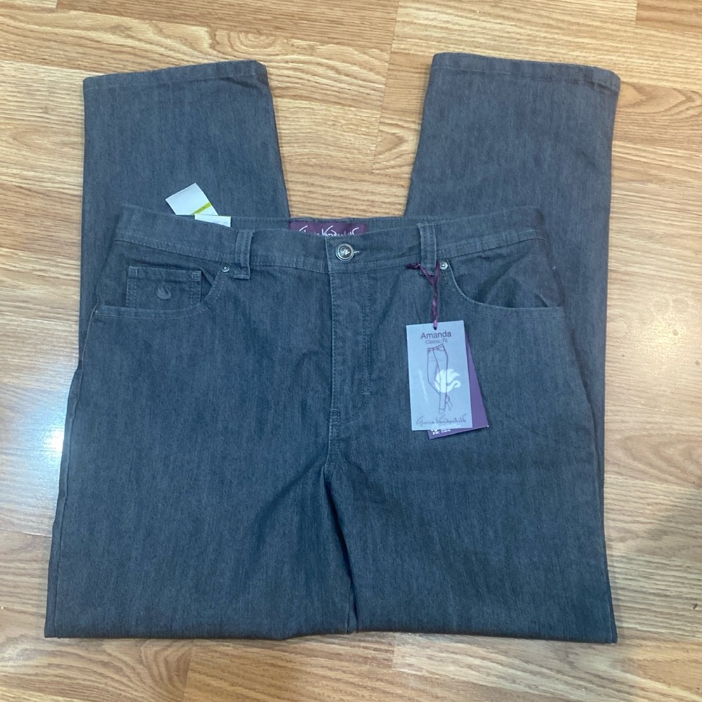 Gloria Vanderbilt grey Amanda classic jeans. Size 
14P